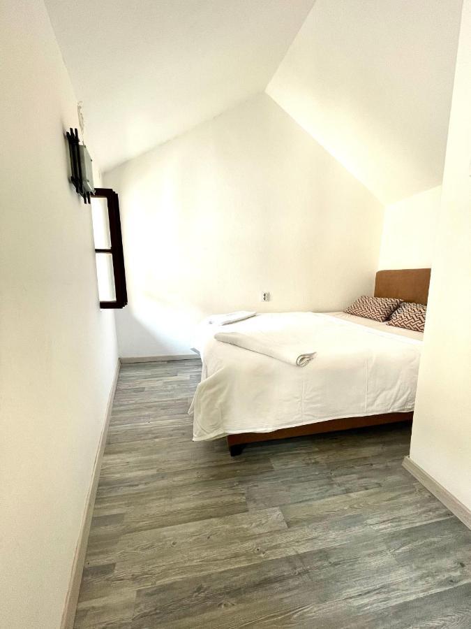 St.Tripun Apartment 科托尔 外观 照片