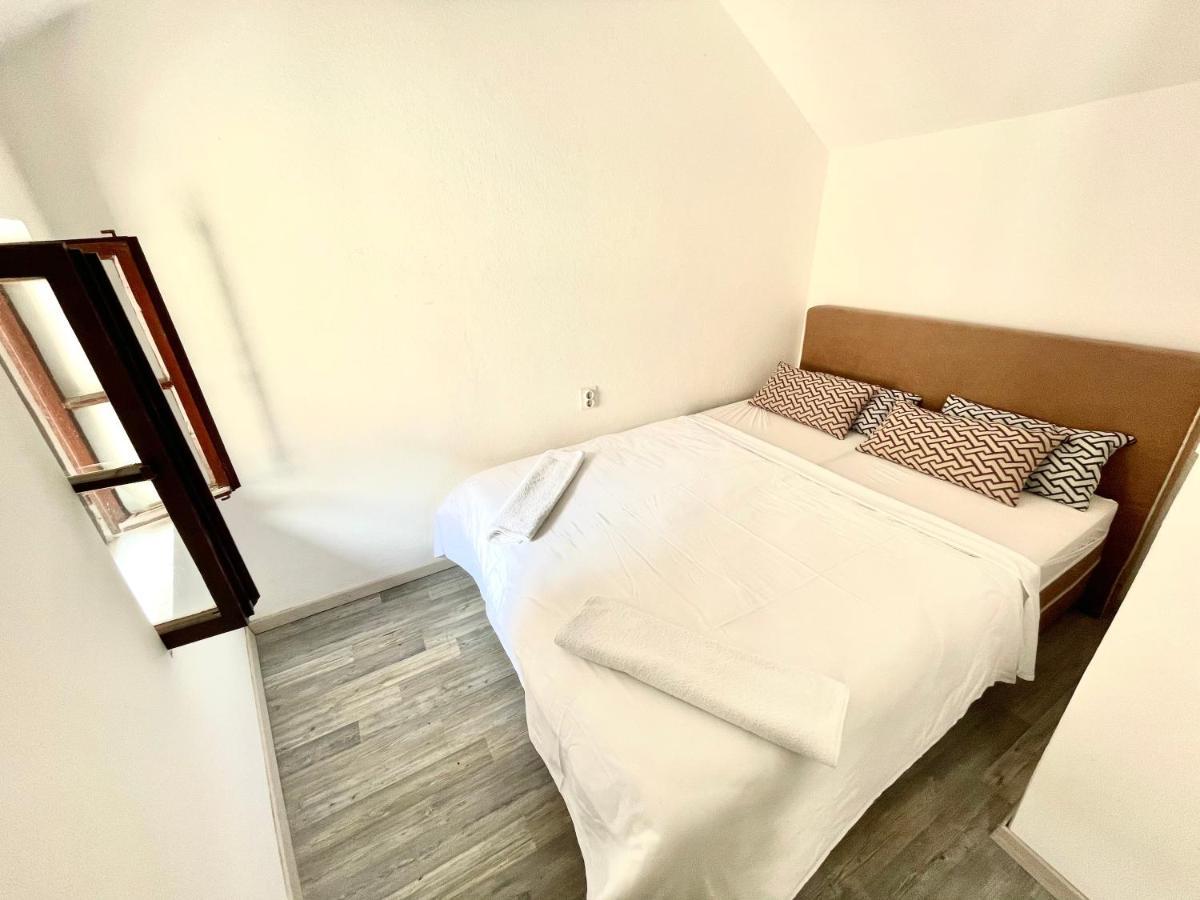 St.Tripun Apartment 科托尔 外观 照片